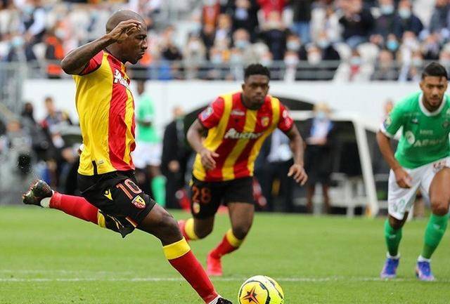  法甲黑马朗斯客场逼平马赛爆冷门  